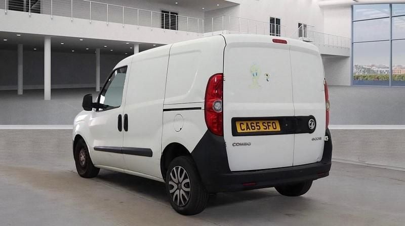 Used Vauxhall Combo 2016 White MPV
