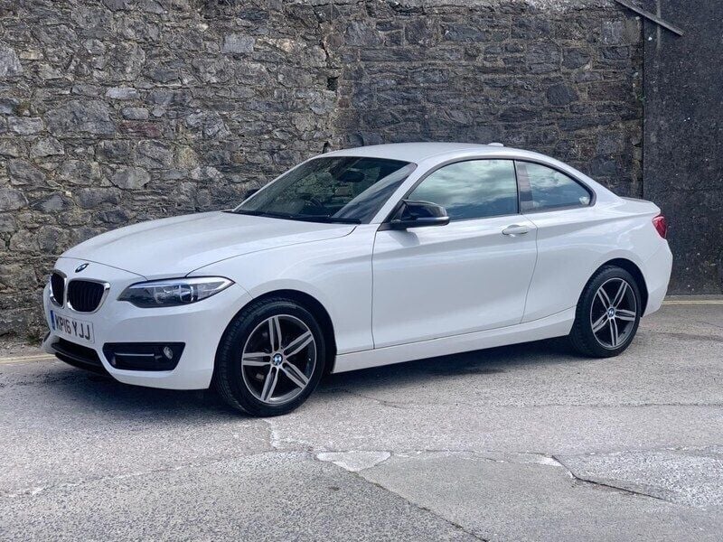 White Used 2016 BMW 218 Sport Line Coupe | £8,795 (Good price) - Image 1/4
