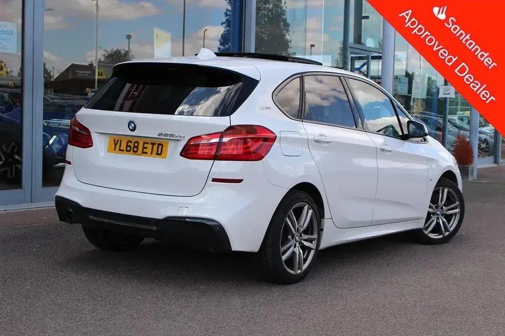 Used BMW 225 Active Tourer M Sport 224 HP (164 kW) 2018 White MPV