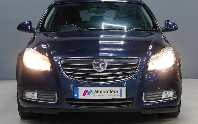 Used Vauxhall Insignia SRi 131 HP (96 kW) 2012 Hatchback