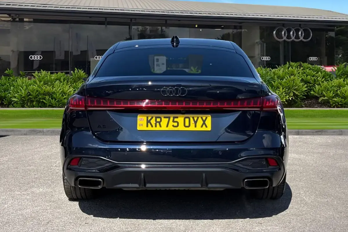 Used Audi A5 Advanced 204 HP (150 kW) 2025 Blue Sedan