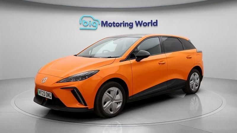 Used MG MG4 EV Trophy 147 kW (201 HP) 2023 Orange Hatchback