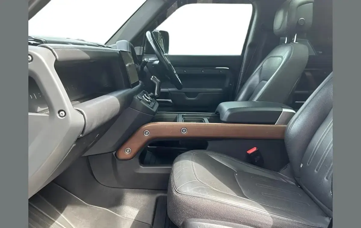 Used Land Rover Defender 394 HP (289 kW) 2022 Grey SUV