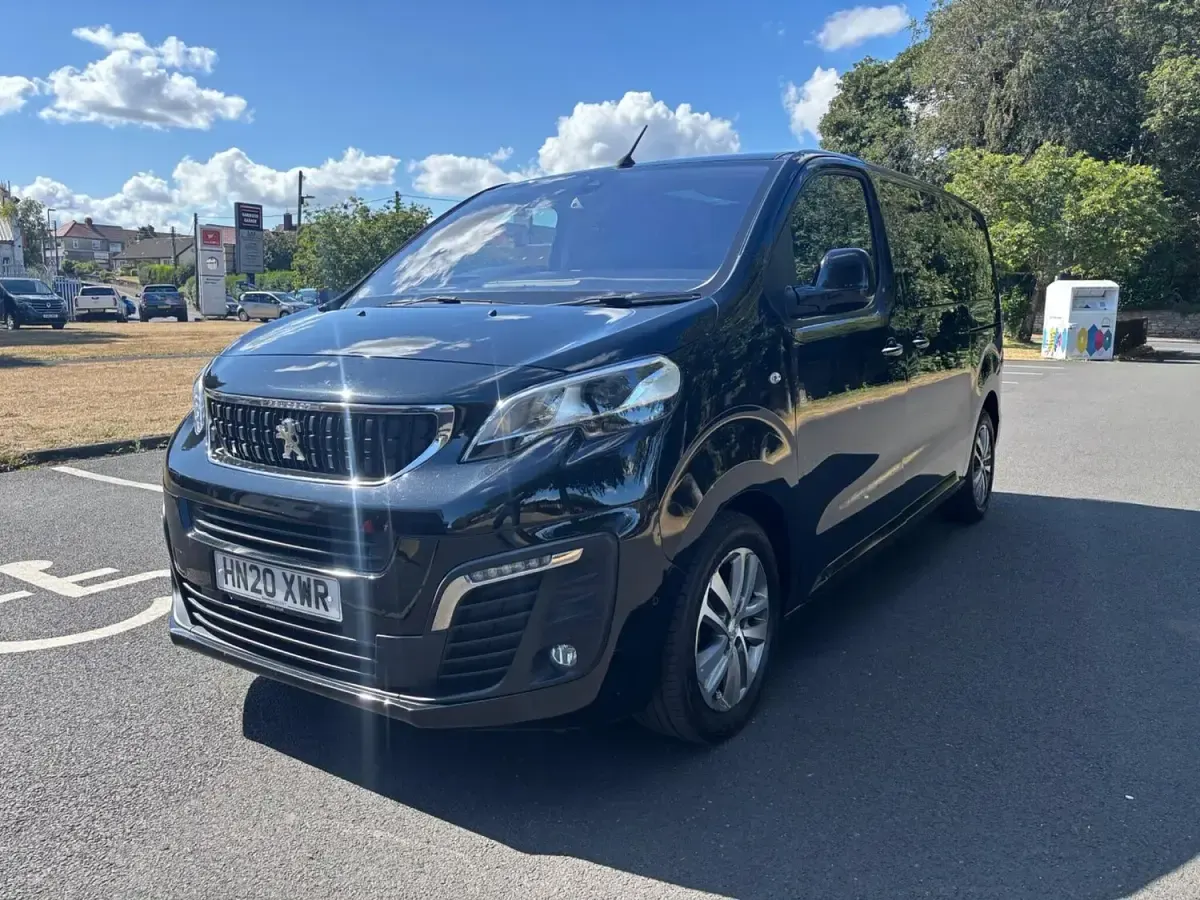 Used Peugeot Traveller Allure 175 HP (128 kW) 2020 Black MPV