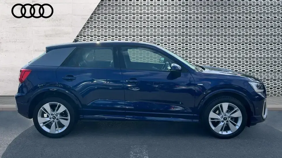 Used Audi Q2 S-Line 150 HP (110 kW) 2022 Blue SUV
