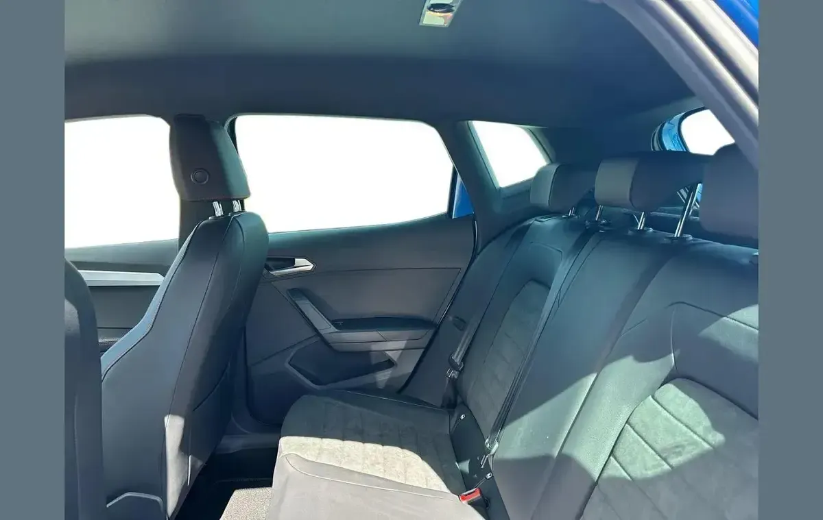 New Seat Arona FR Sport 113 HP (83 kW) 2025 Blue SUV