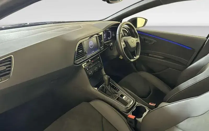Used Seat Leon ST 4Drive 300 HP (220 kW) 2019 Blue Estate