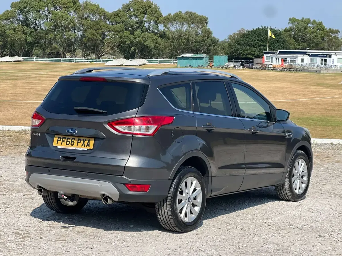 Used Ford Kuga Titanium 150 HP (110 kW) 2016 Grey SUV