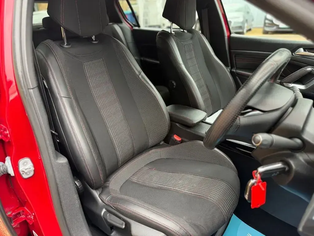 Used Peugeot 308 GT-line 150 HP (110 kW) 2016 Red Hatchback
