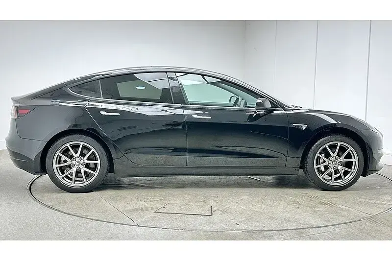 Used Tesla Model 3 Standard Range Plus 239 kW (325 HP) 2019 Black Sedan