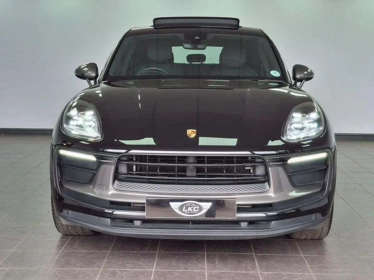 Used Porsche Macan 265 HP (194 kW) 2023 Black SUV