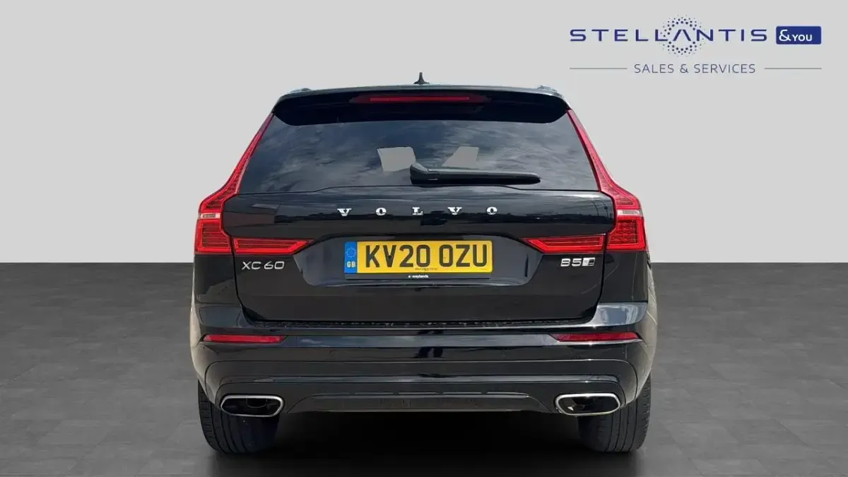 Used Volvo XC60 R-Design 247 HP (181 kW) 2020 Black SUV