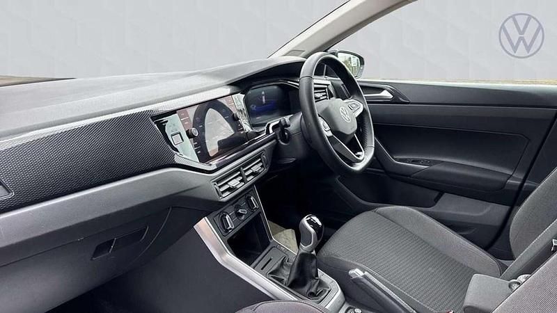 Used VW Polo Life 95 HP (69 kW) 2024 Black Hatchback