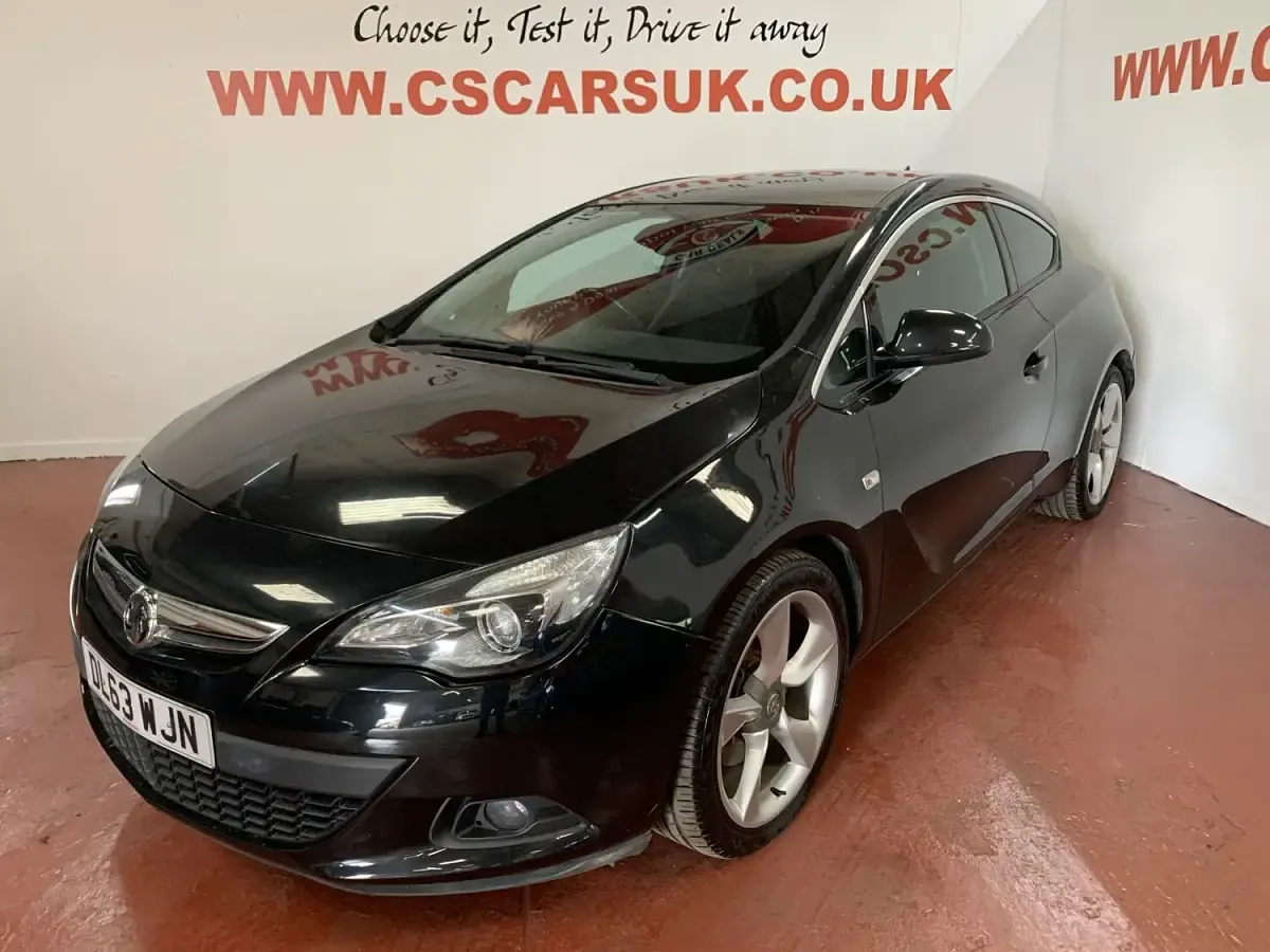 Used Vauxhall Astra GTC SRi 140 HP (102 kW) 2014 Black Coupe