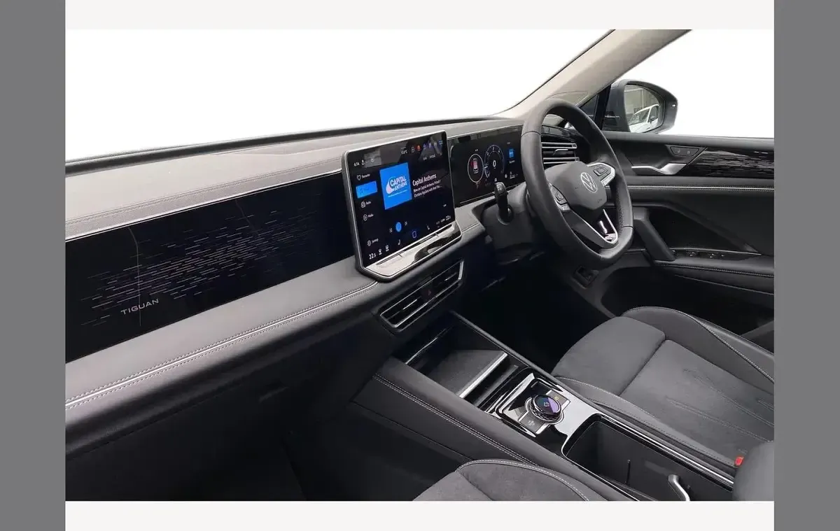 Begagnad VW Tiguan Elegance 150 HK (110 kW) 2025 Grå SUV
