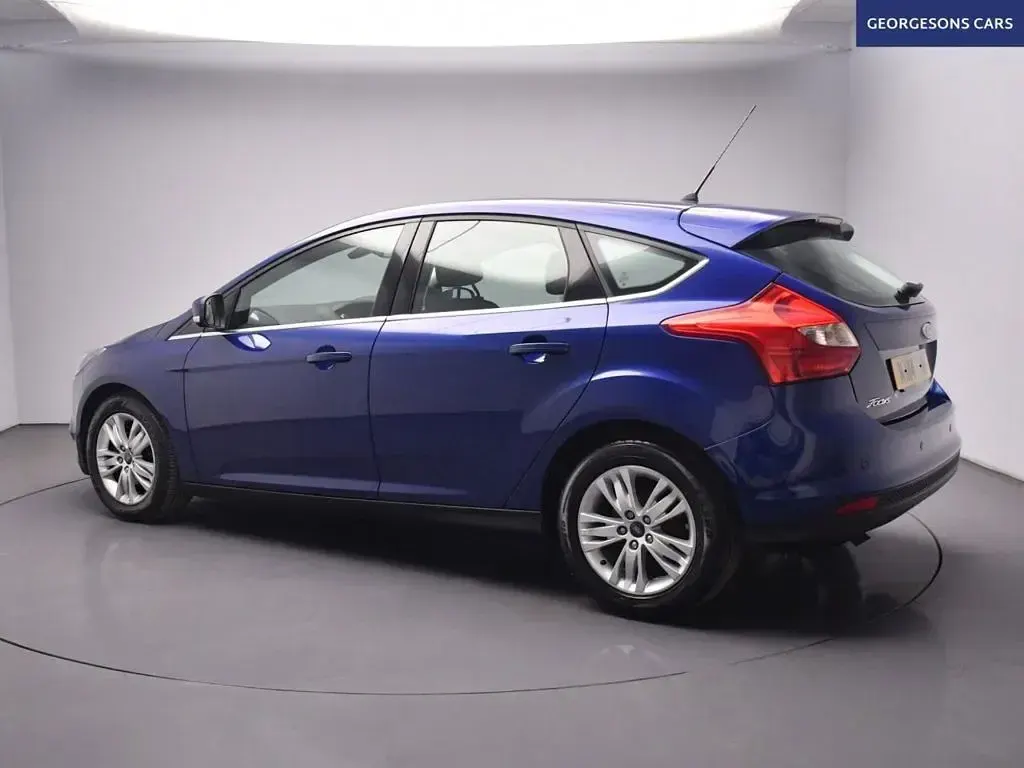 Used Ford Focus Titanium 115 HP (84 kW) 2014 Blue Hatchback