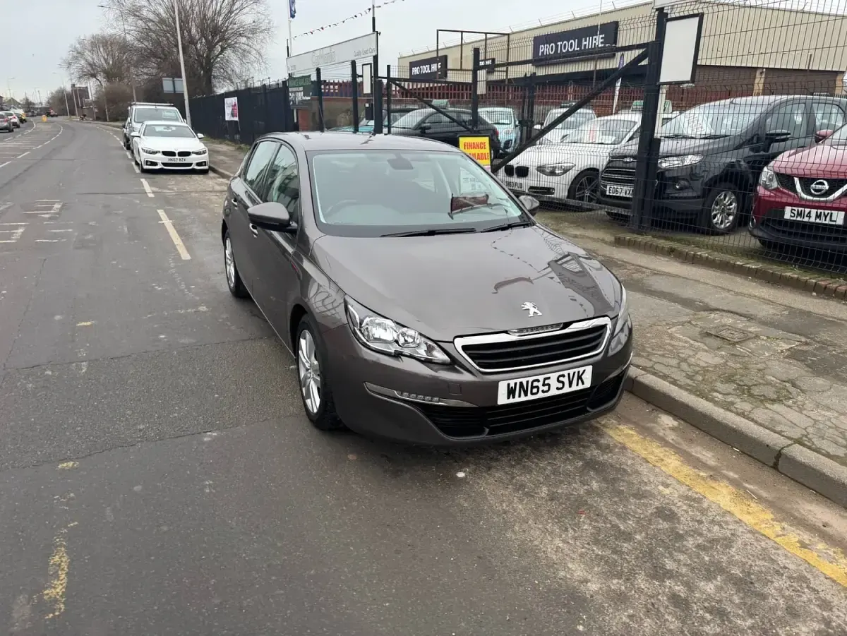 Used Peugeot 308 Active 100 HP (73 kW) 2015 Grey Hatchback
