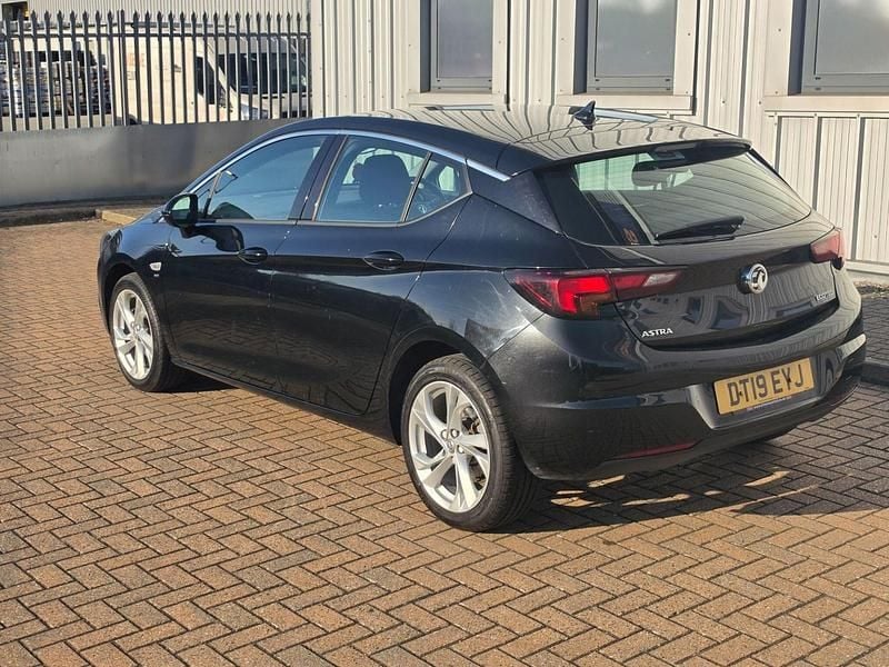 Used Vauxhall Astra SRi 105 HP (77 kW) 2019 Black Hatchback