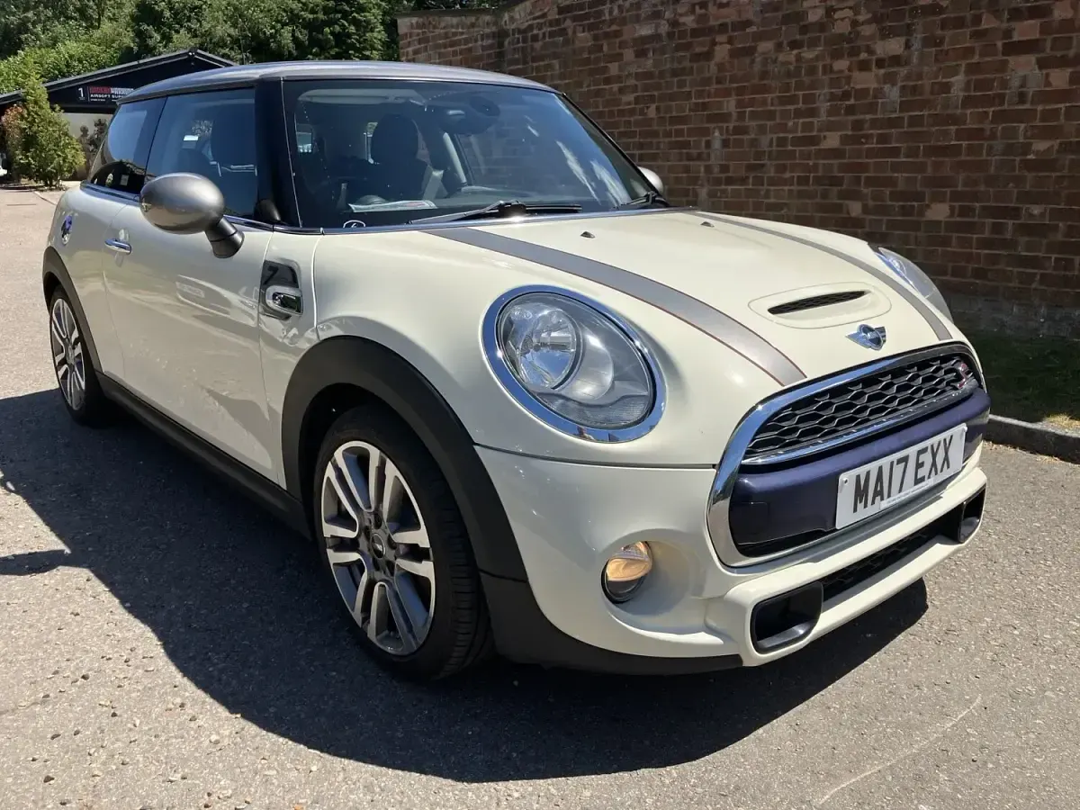 Used Mini Cooper S Hatch 2017 White Hatchback