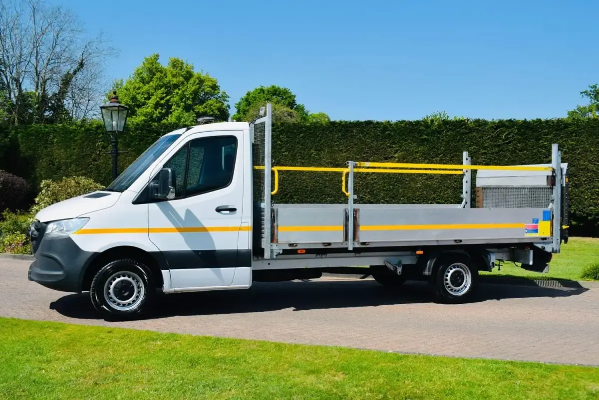 Begagnad Mercedes Sprinter Progressive 2023 Vit Van