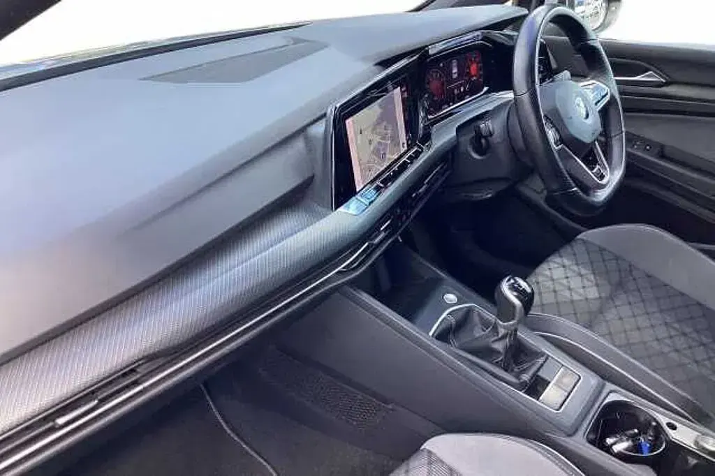 Used VW Golf VIII R-line 130 HP (95 kW) 2022 Moonstone grey Hatchback