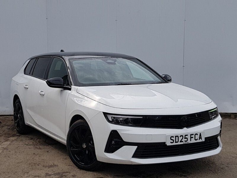 White New 2025 Vauxhall Astra Estate | £25,998 (Fair price) - Image 1/4