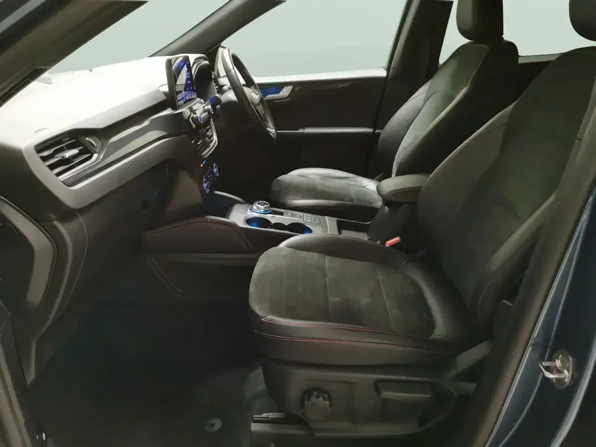 Used Ford Kuga ST-Line 190 HP (139 kW) 2022 Blue SUV