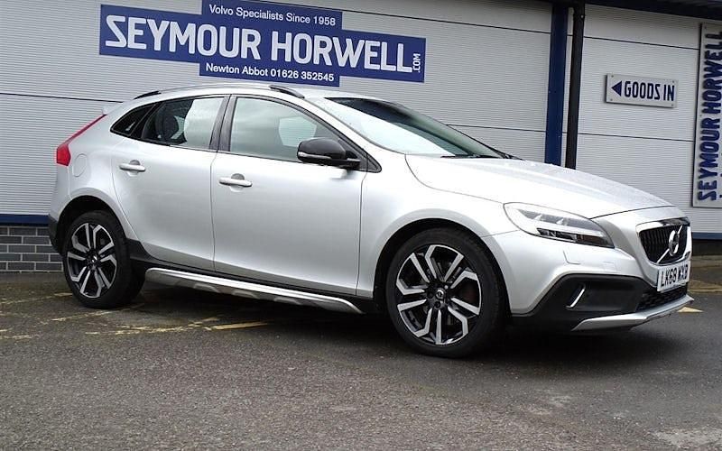 Usado Volvo V40 Pro 152 CV (111 kW) 2019 Utilitario