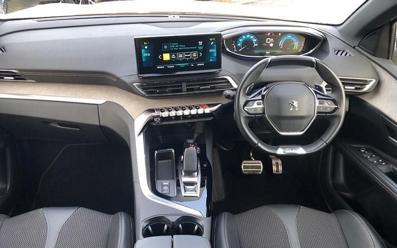 Used Peugeot 3008 GTi 226 HP (166 kW) 2022 Yellow Estate