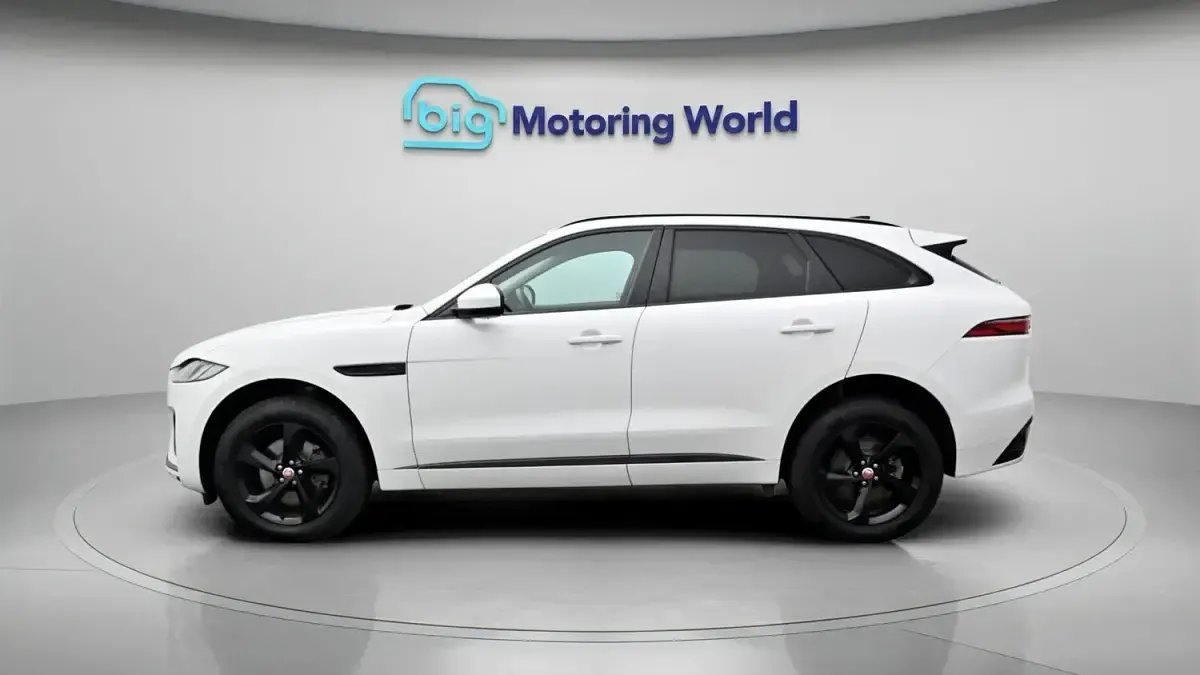 Used Jaguar F-Pace R-Dynamic 204 HP (150 kW) 2022 White SUV