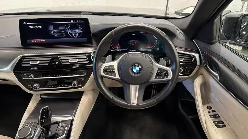 Used BMW 520 M Sport 187 HP (137 kW) 2023 Black Estate