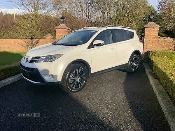 White Used 2015 Toyota RAV4 Estate | £9,650 (Fair price) - Image 1/4
