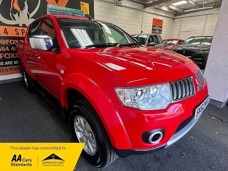 Used Mitsubishi L200 175 HP (128 kW) 2012 Red Pickup