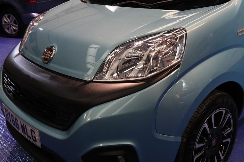 Usado Fiat Qubo Lounge 85 HP (62 kW) 2016 Verde Monovolume