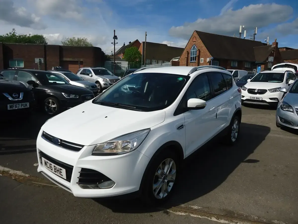 Used Ford Kuga Titanium 180 HP (132 kW) 2016 White SUV