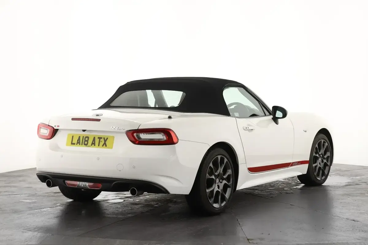 Używany Fiat 124 Spider S 138 KM (101 kW) 2018 Biały Kabriolet