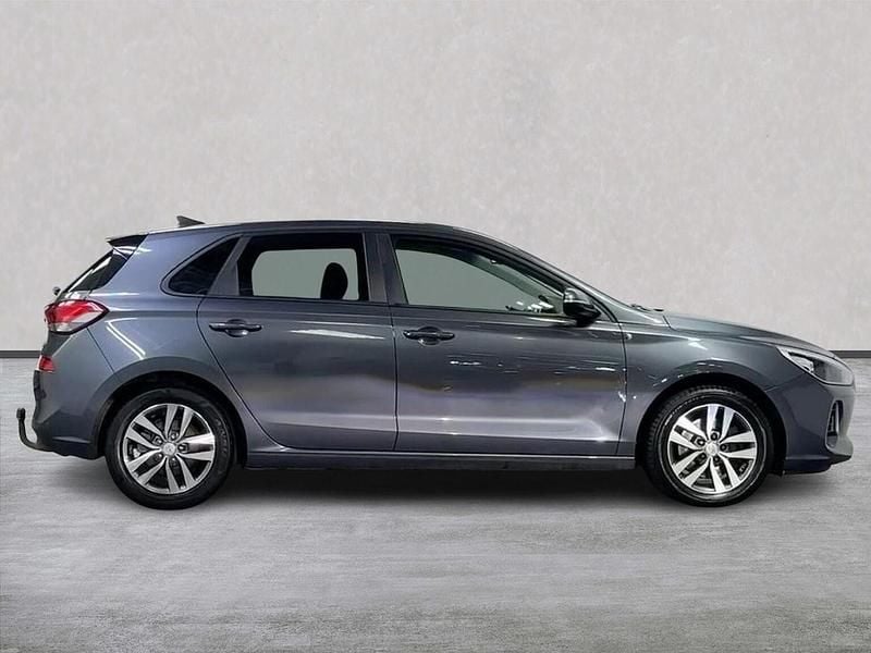 Used Hyundai i30 SE 120 HP (88 kW) 2017 Grey Hatchback