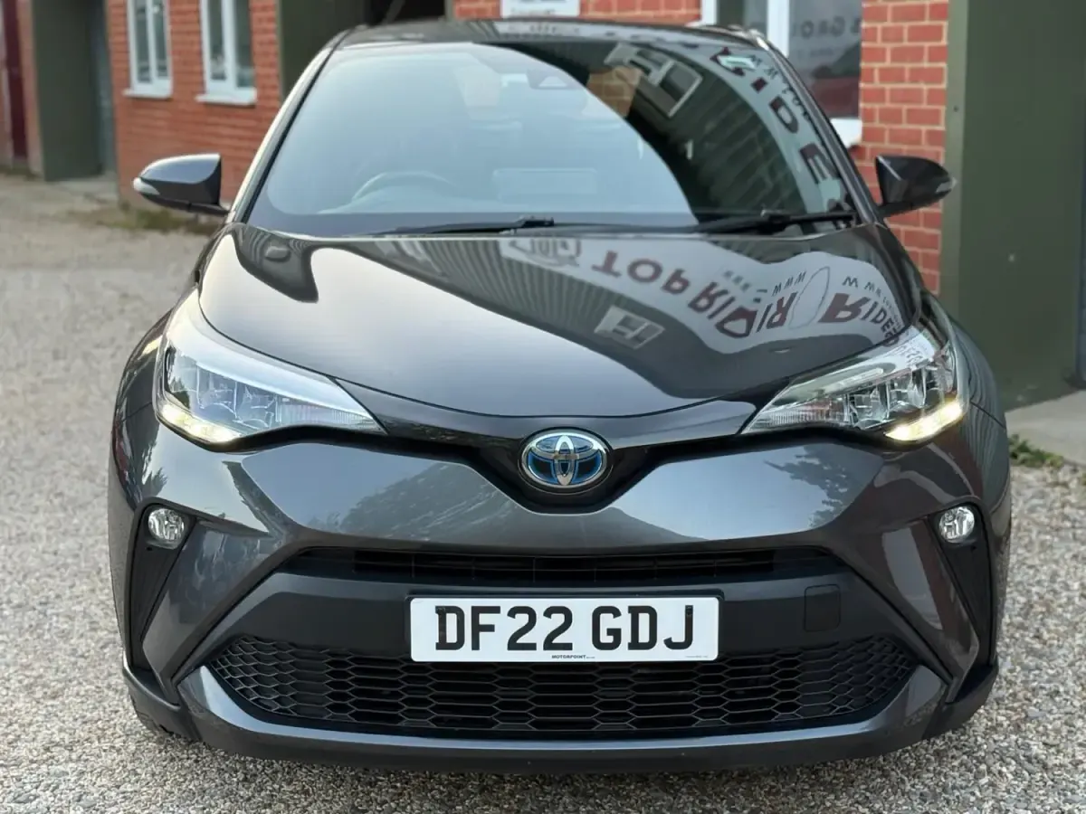 Usado Toyota C-HR 122 CV (89 kW) 2022 Gris SUV