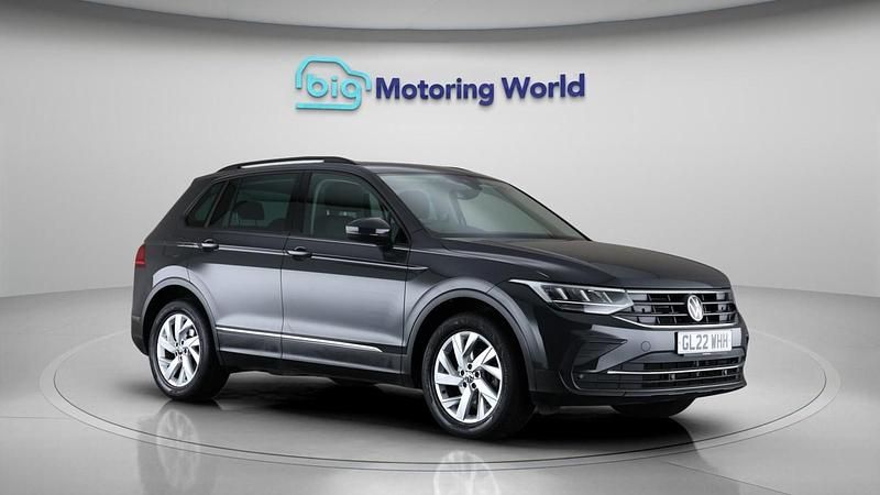 Grey Used 2022 VW Tiguan Life SUV | £20,300 (Good price) - Image 1/4