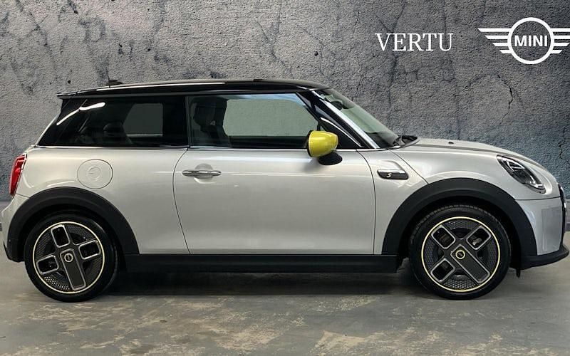 Used Mini Cooper Level 2 135 kW (184 HP) 2023 Hatchback
