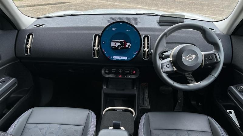 Used Mini Countryman Classic 218 HP (160 kW) 2024 White SUV