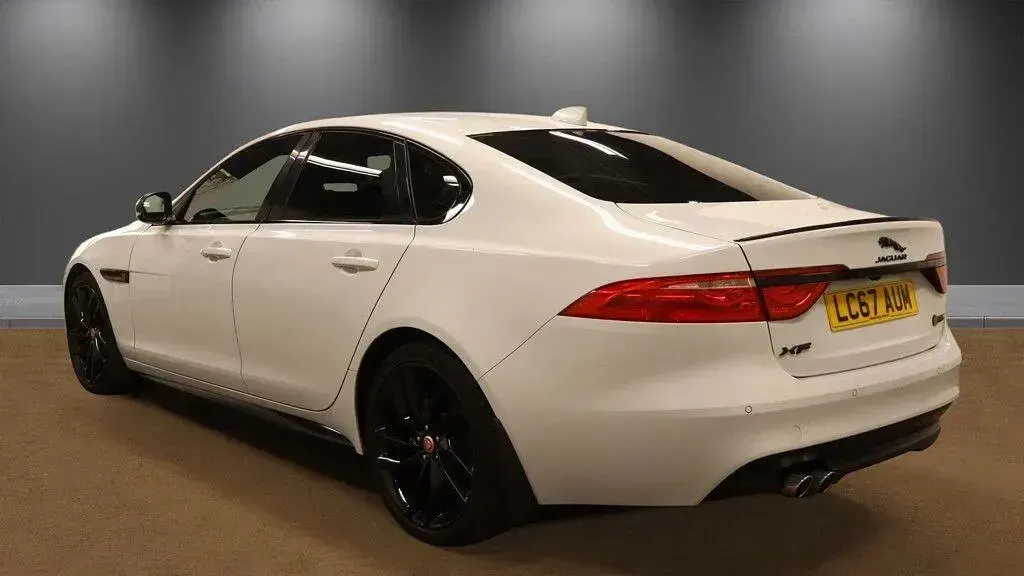 Used Jaguar XF R-Sport 180 HP (132 kW) 2017 White Sedan