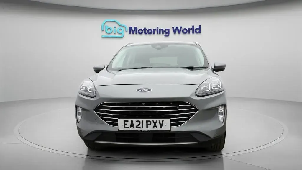 Used Ford Kuga Titanium 150 HP (110 kW) 2021 Silver SUV