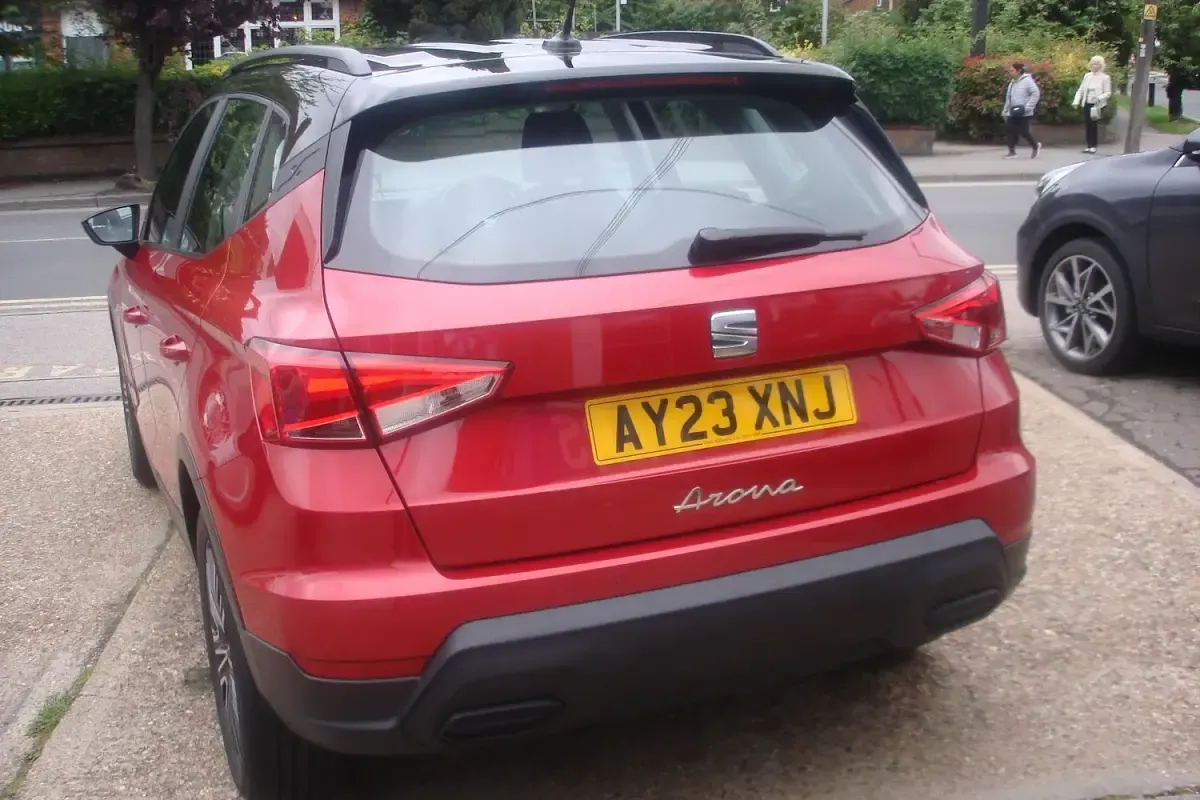 Used Seat Arona SE Technology 2023 Desire red metallic SUV