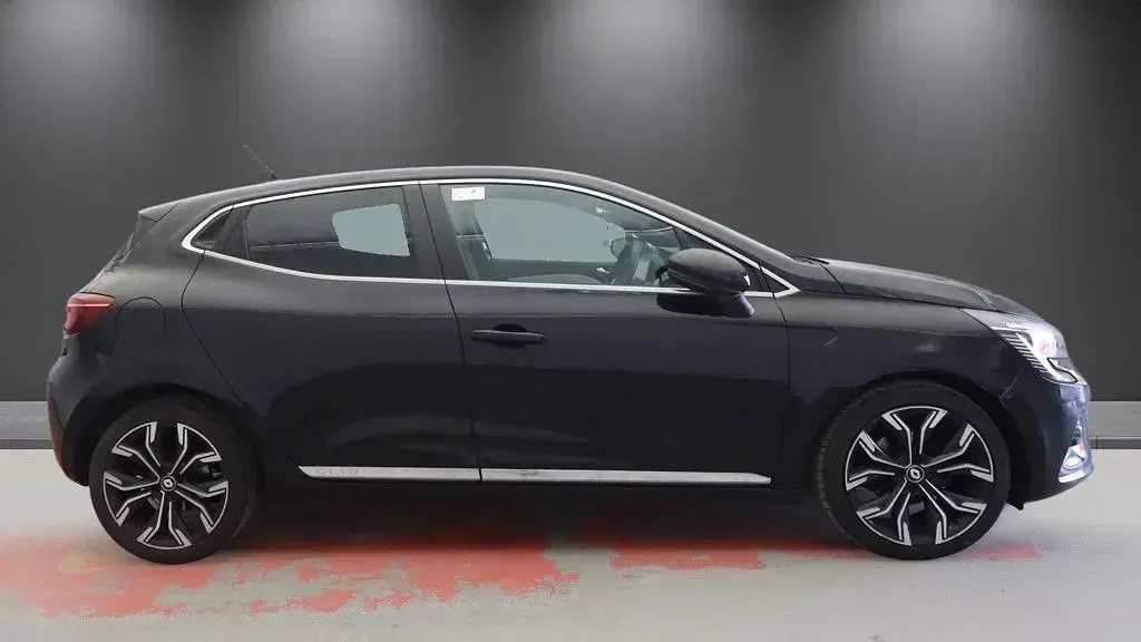 Used Renault Clio Version S 90 HP (66 kW) 2022 Black Hatchback