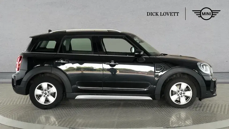 Used Mini Cooper Countryman Classic 134 HP (98 kW) 2022 Black SUV
