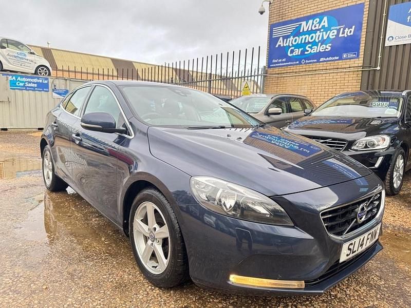Used Volvo V40 SE 115 HP (84 kW) 2014 Blue Hatchback