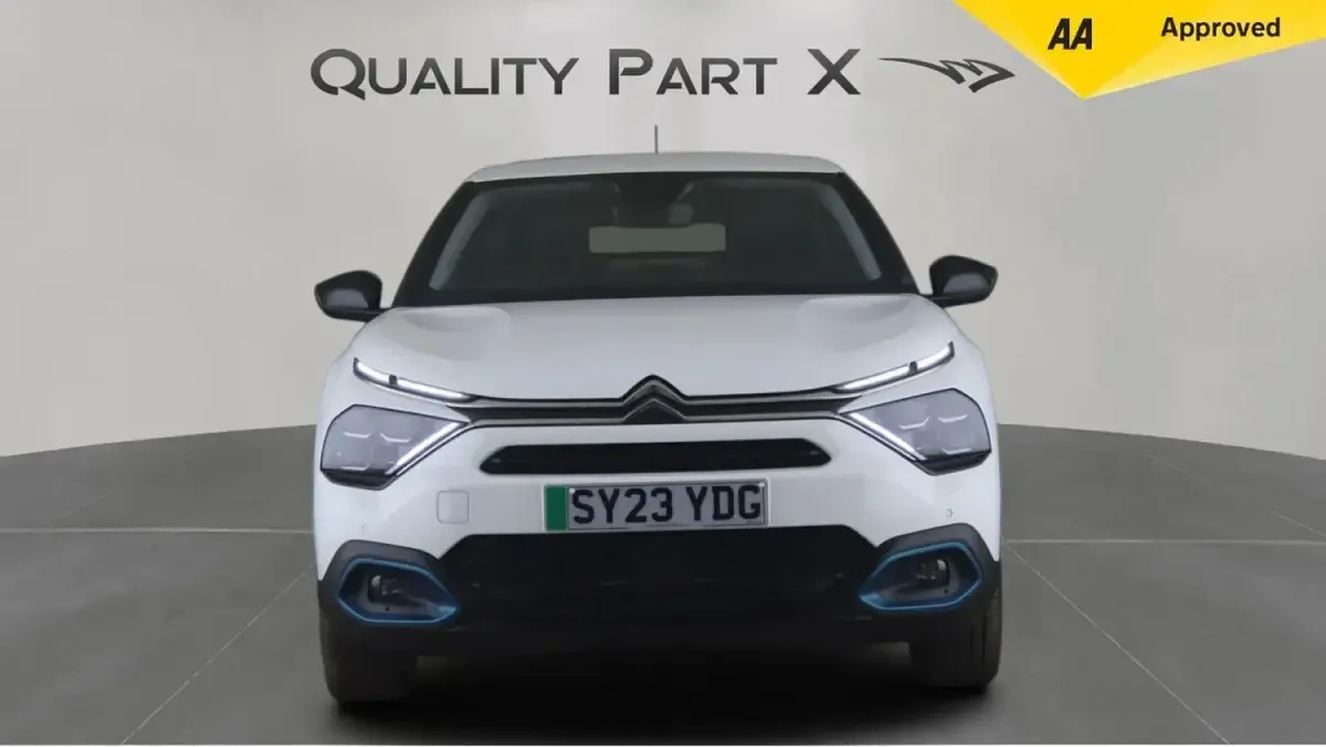 Used Citroën e-C4 Shine 100 kW (136 HP) 2023 White Hatchback