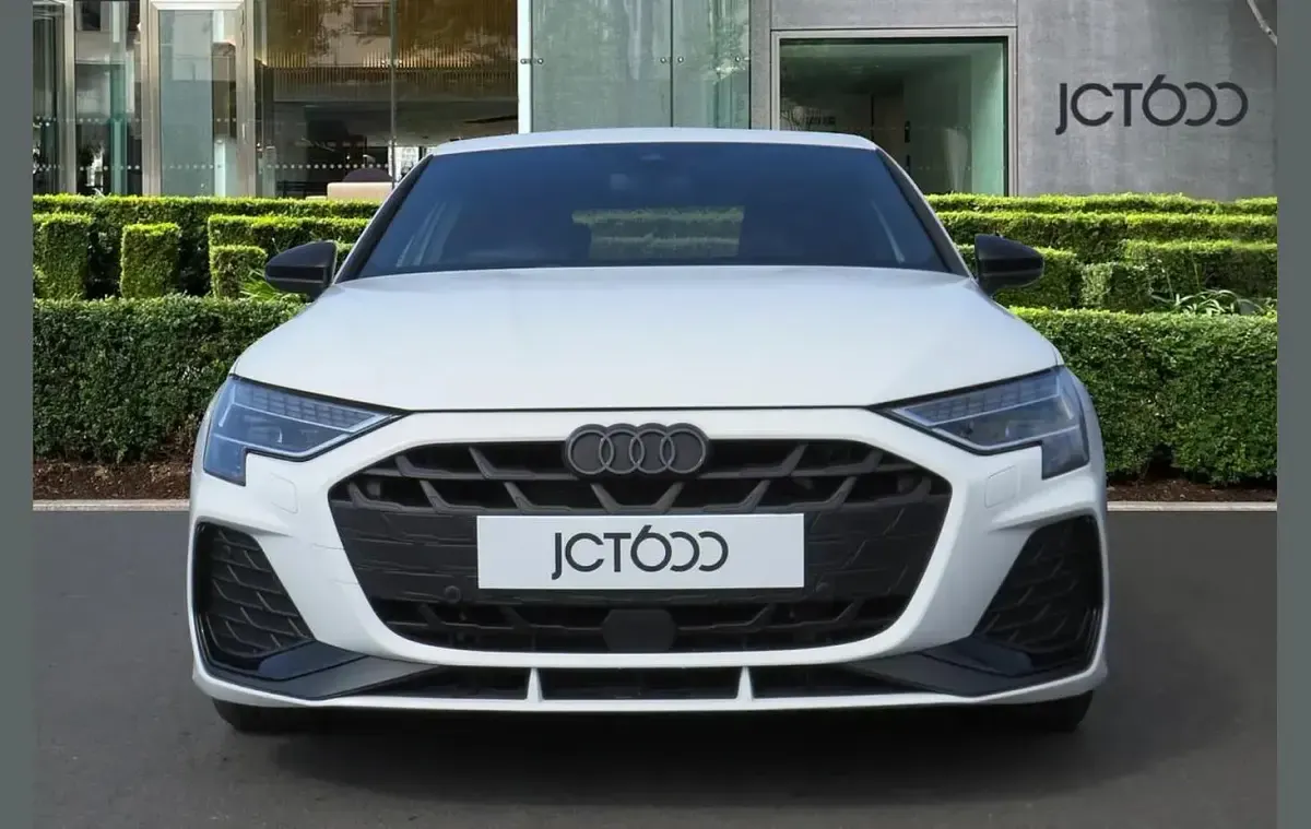Used Audi A3 e-tron Black Edition 200 HP (147 kW) 2025 White Hatchback