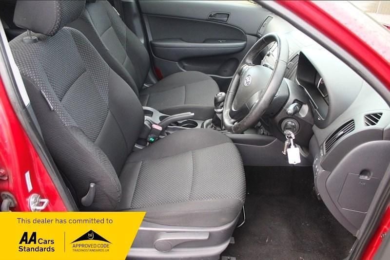 Used Hyundai i30 Comfort 2012 Red Estate